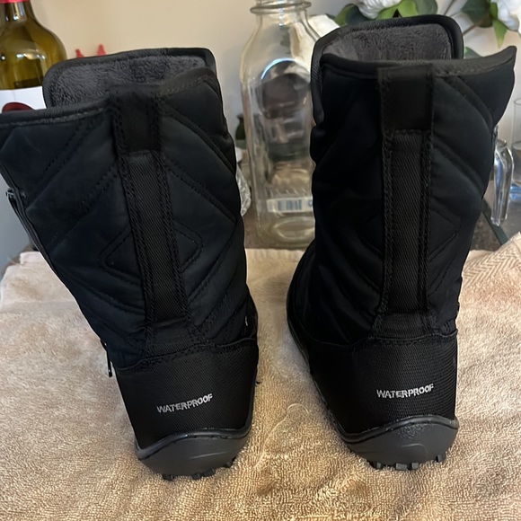 Columbia Minx omni grip size 6 EUC boots - Picture 3 of 7